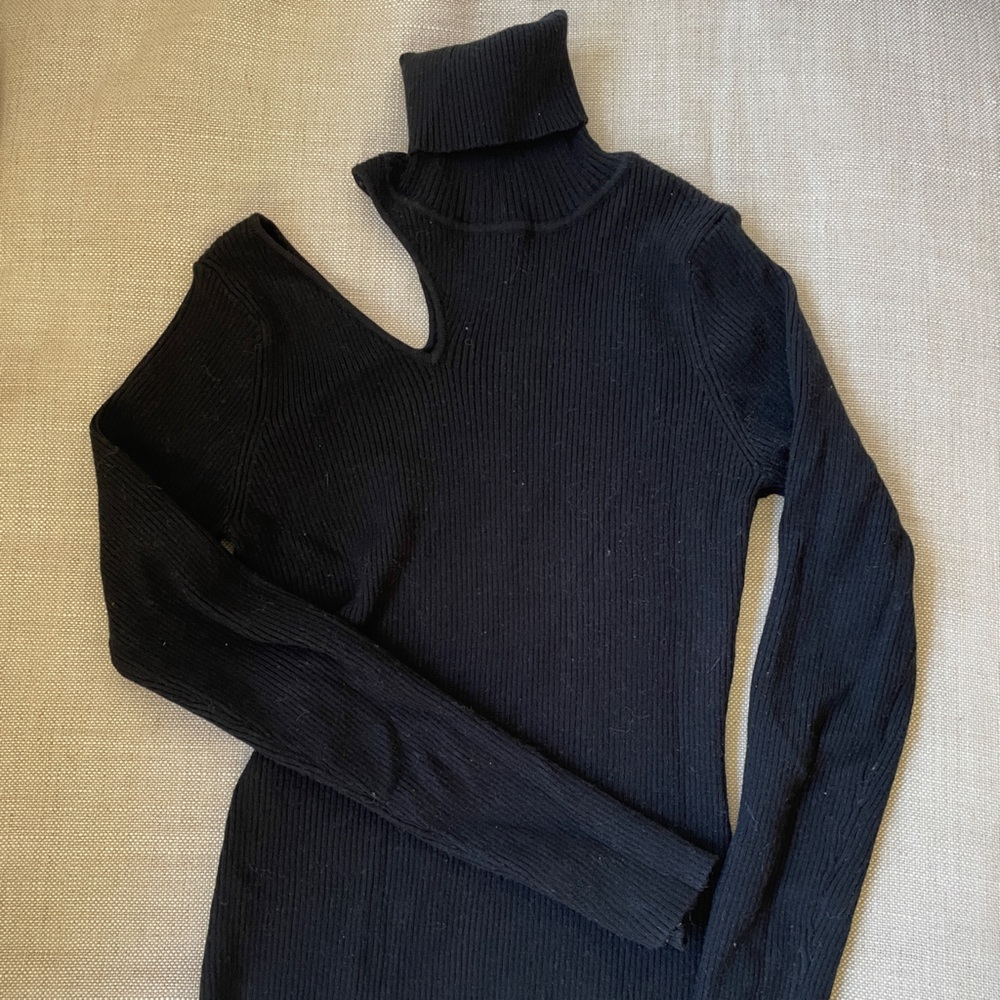 ASTR the label cutout turtle neck sweater